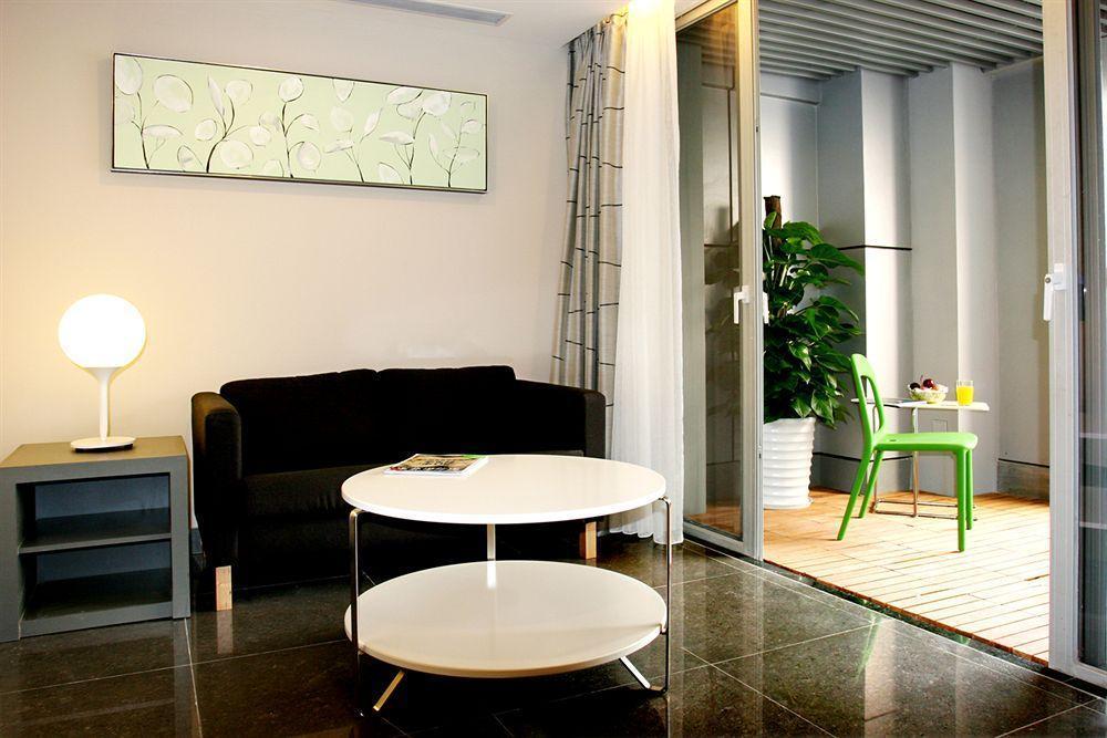 Yi-Wu Commatel Hotel Cantão Exterior foto